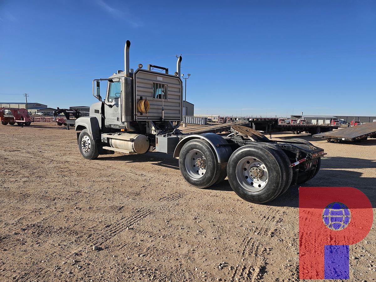 Used 2006 MACK CHN613 T/A DAYCAB HAUL TRUCK