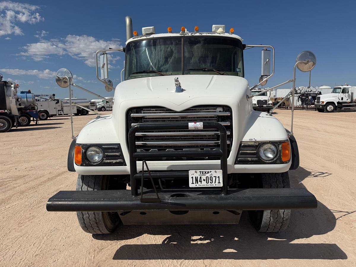 Used 2006 MACK CV713 T/A DAYCAB KILL TRUCK