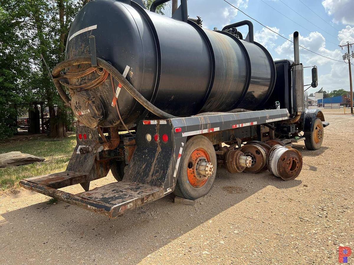 Used 1987 FREIGHTLINER FLD 120 TANKER TRUCK