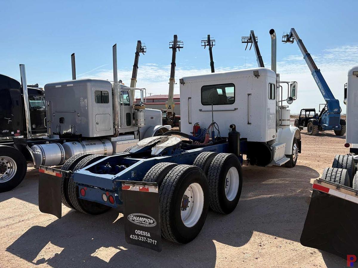 Used 2011 PETERBILT 367 T/A 36” SLEEPER VACUUM TRUCK