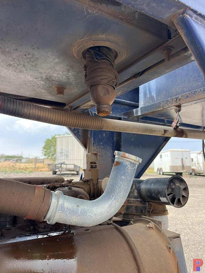 Used 38’ PIPEHANDLER CATWALK TRAILER P/B A DEUTZ 3 CYLINDER ENGINE