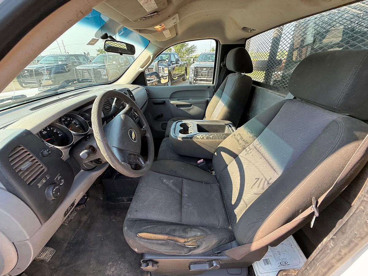 Used 2010 CHEVROLET  SILVERADO 3500 4X4 ROUSTABOUT WINCH TRUCK