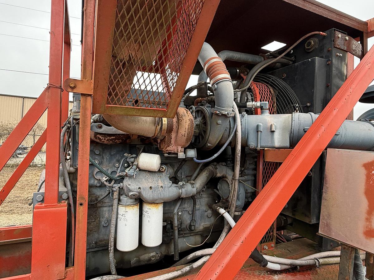 Used 2008 CROWN CE600 DD 5-AXLE WELL SERVICE WORKOVER RIG FOR PARTS