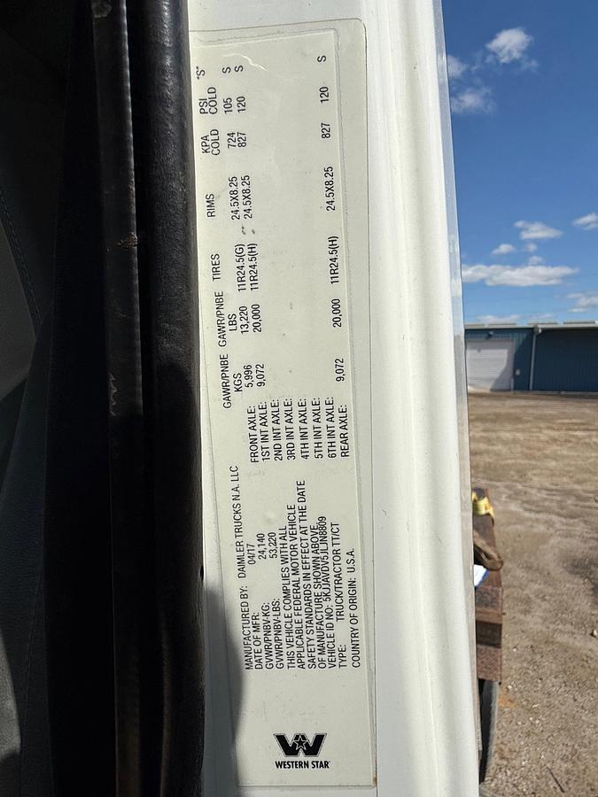 Used 2018 WESTERN STAR 4700 SF T/A 65K HYD SLICK BACK WINCH TRUCK