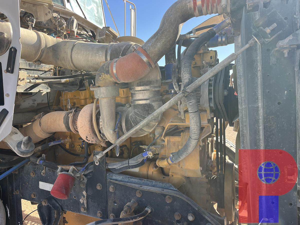 Used 1996 KENWORTH 3-AXLE DAYCAB WINCH TRUCK