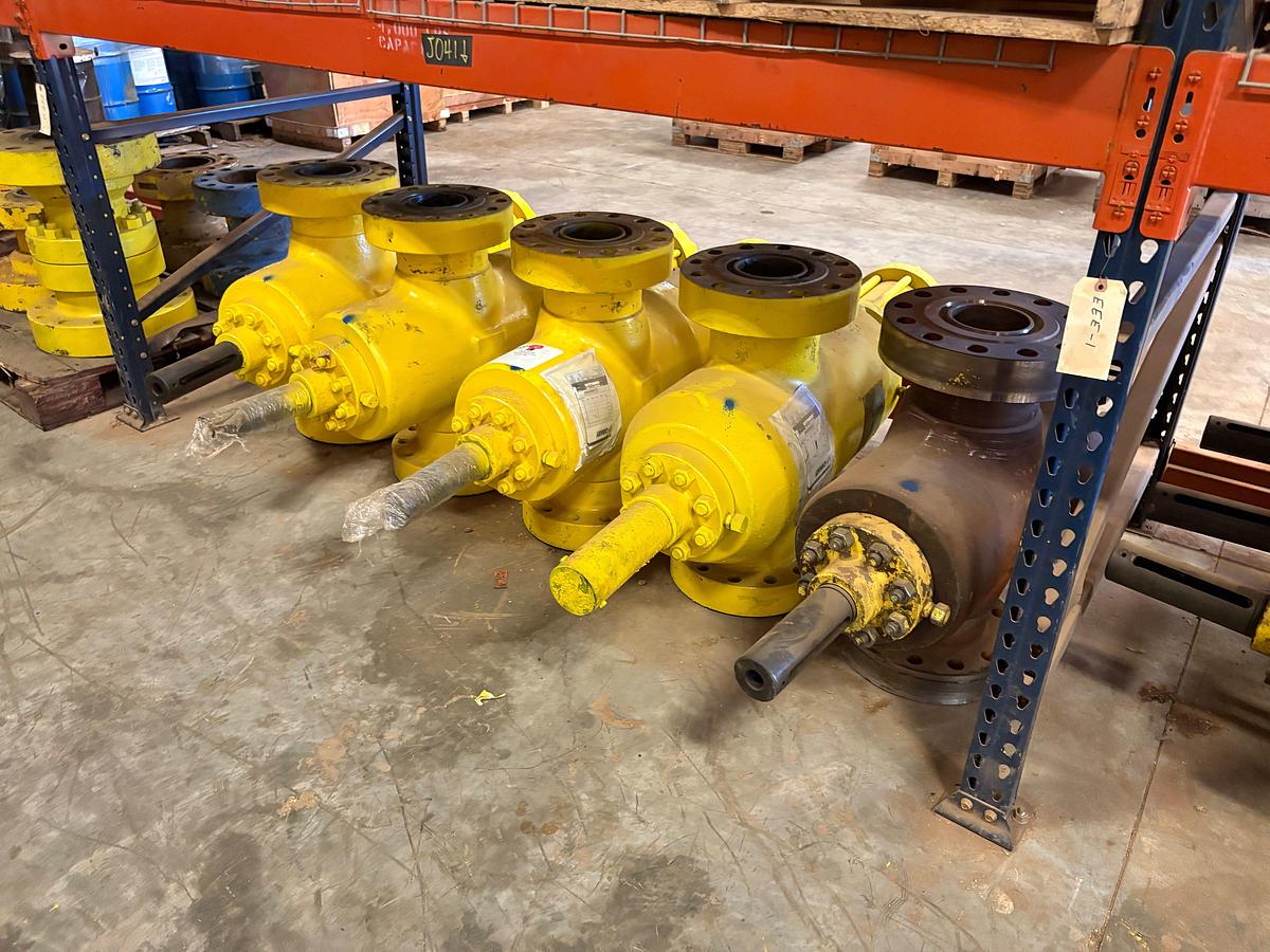 Used (5x$) (4) 5-1/8” 10k hydraulic gate valves & (1) 5-1/8” 5k valve body