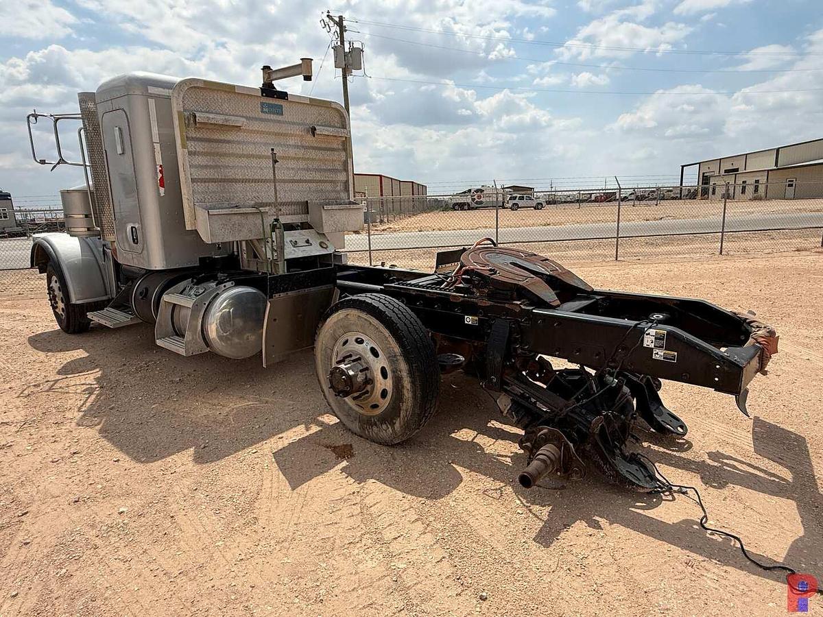Used 2013 PETERBILT 388 T/A SLEEPER HAUL TRUCK, INOP.