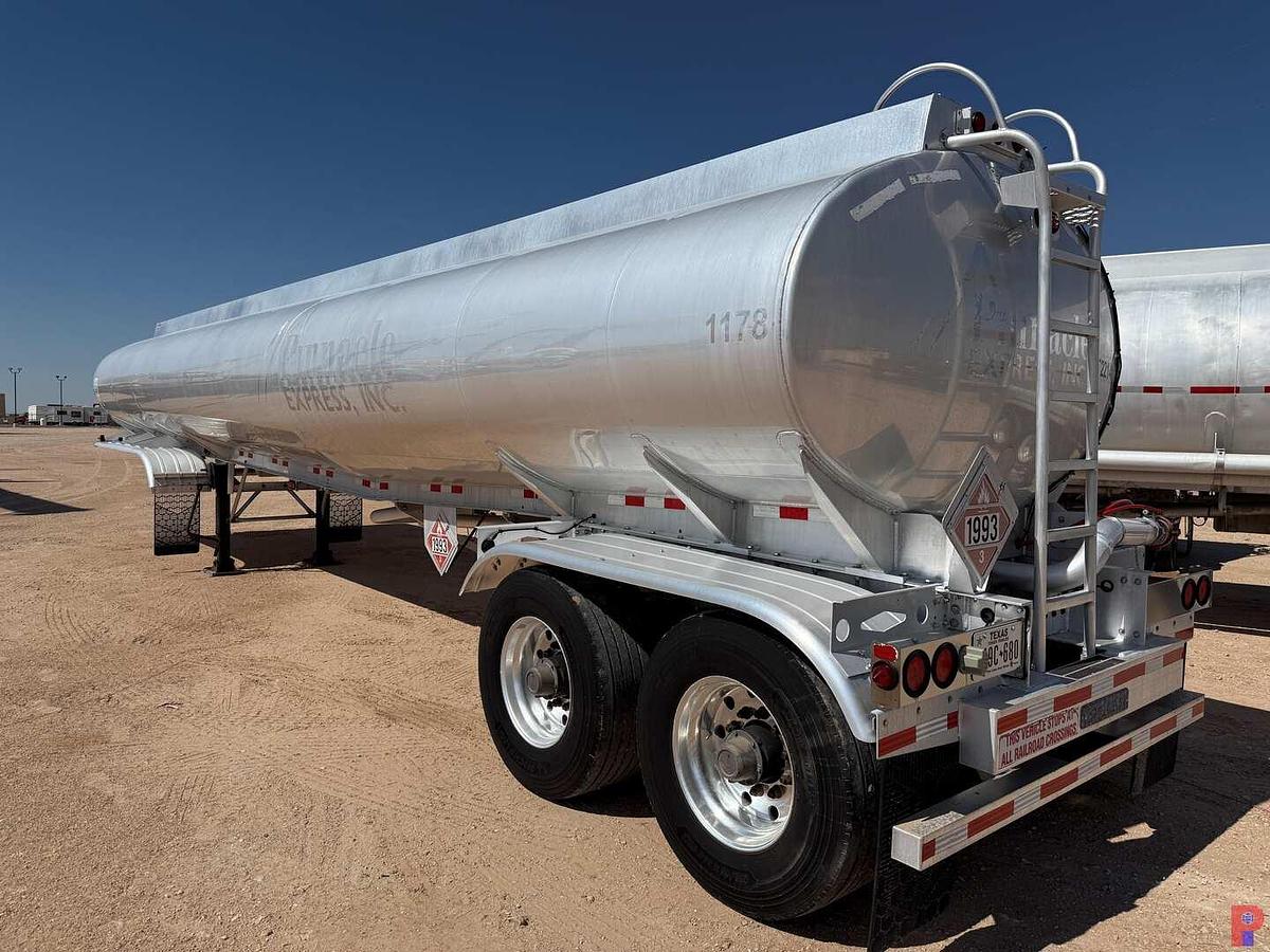 Used 2014 POLAR TANK 9,400 GAL. FUEL TANK TRAILER