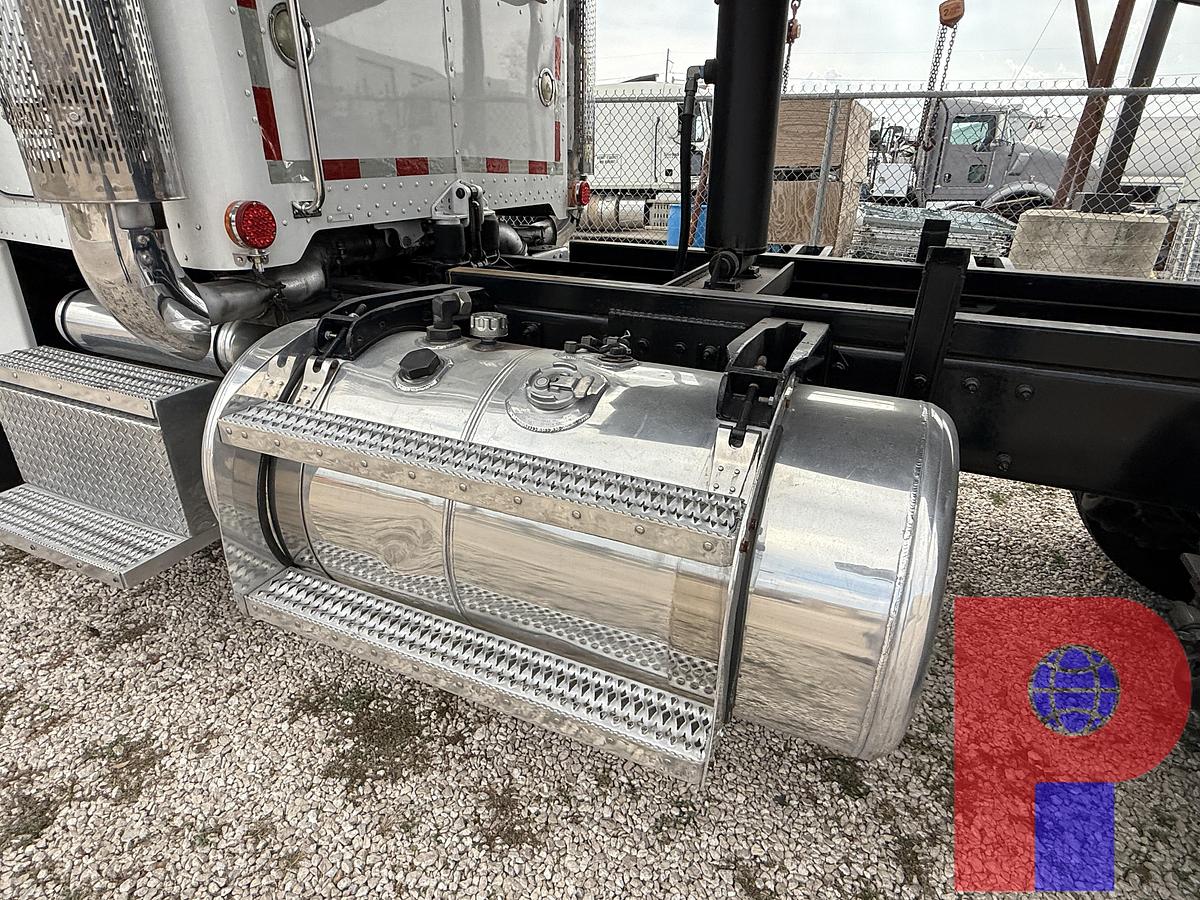 Used 2014 PETERBILT 388 T/A DUMP TRUCK