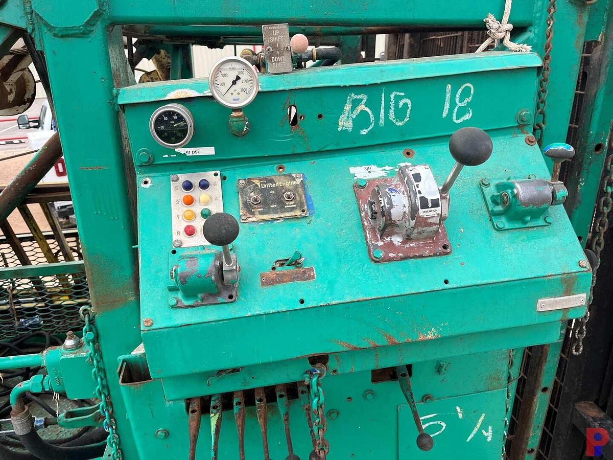 Used PENGO / HENDRICKSON BACK IN WELL SERVICE RIG MTD ON 5-AXLE CARRIER