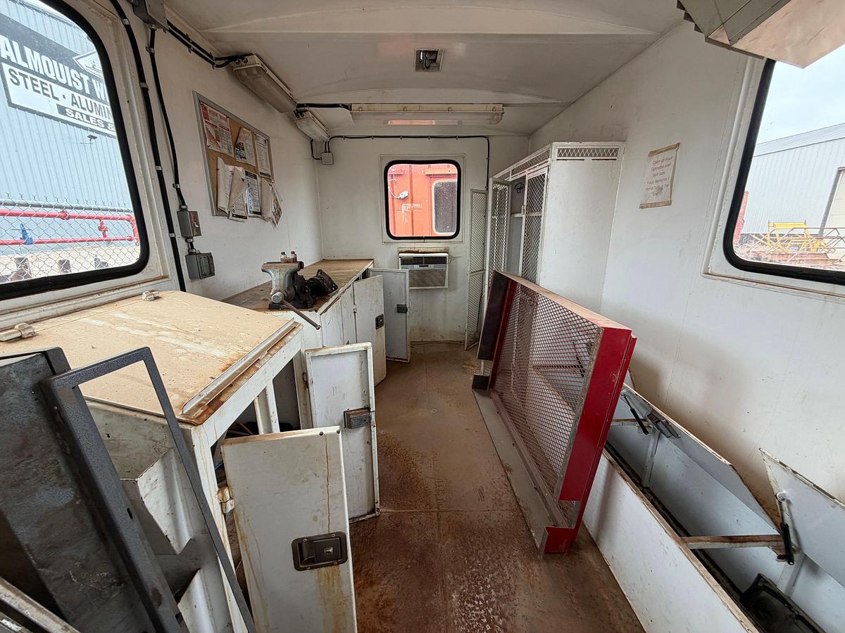 Used 35x8.5x9H SKIDDED DOG HOUSE