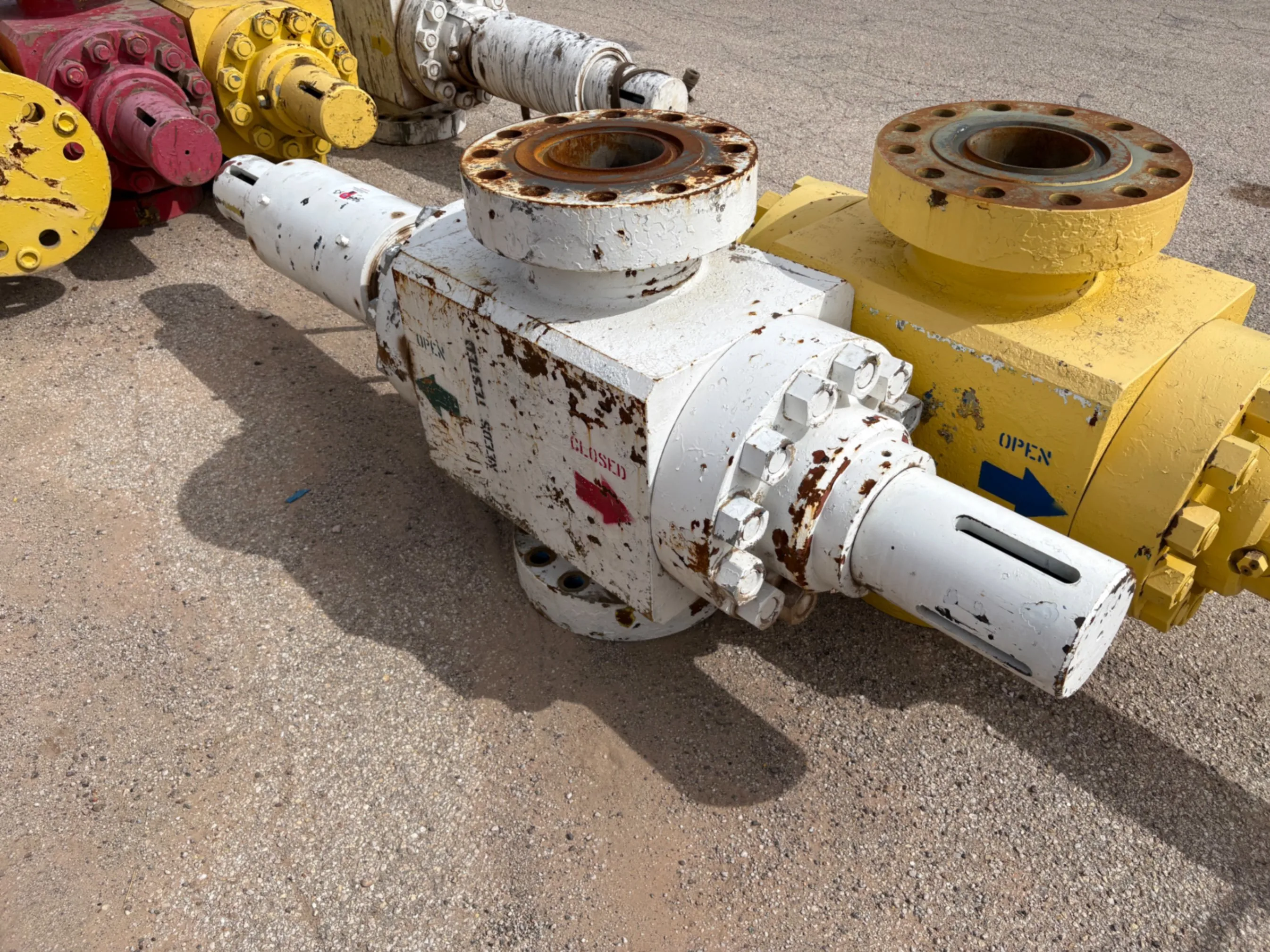 Used (3x$) (3) 7-1/16” 10k hydraulic frac valves