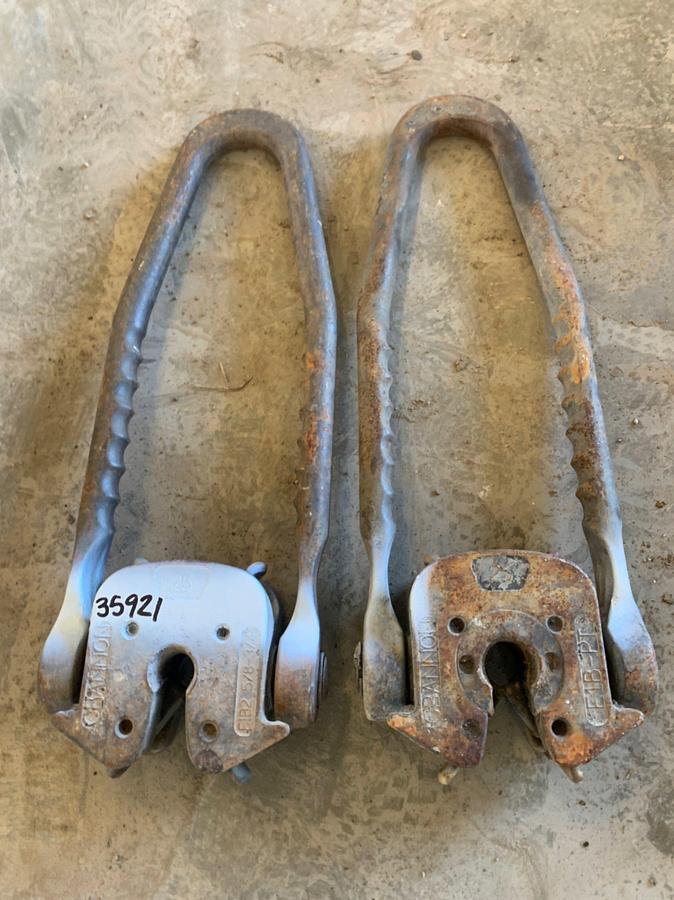 Used (2) 5/8-3/4 OBANNON Plate Type 25 Ton Rod Elevators