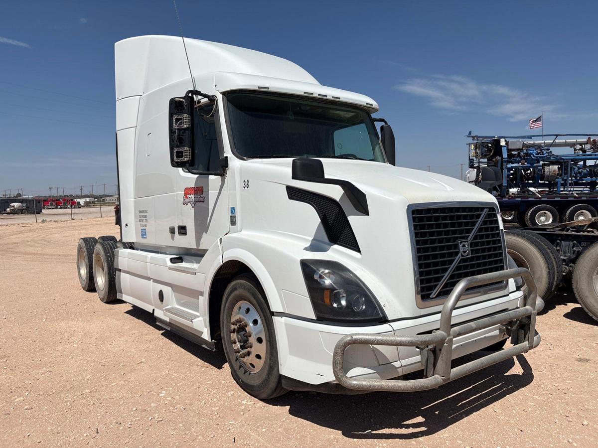 Used 2017 VOLVO VNL T/A SLEEPER HAUL TRUCK, INOP.