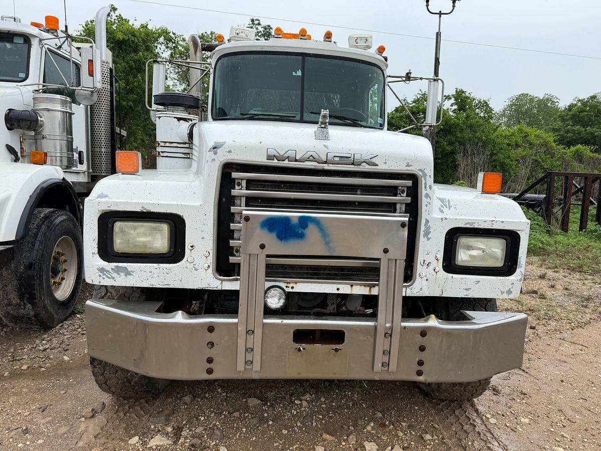 Used 2001 MACK RD688S T/A 45K MECH WINCH TRUCK