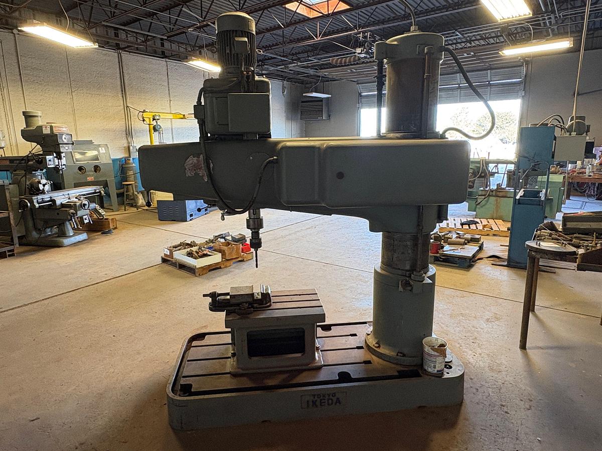 Used Ikeda type RM1300 radial arm drilling machine