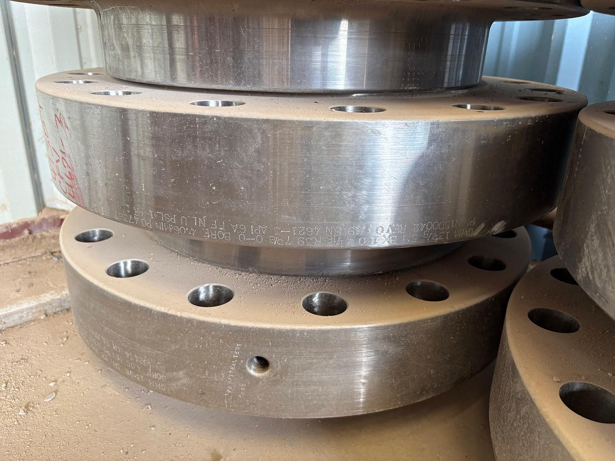 Used (6) cwm 13-5/8” 5M stainless flanges