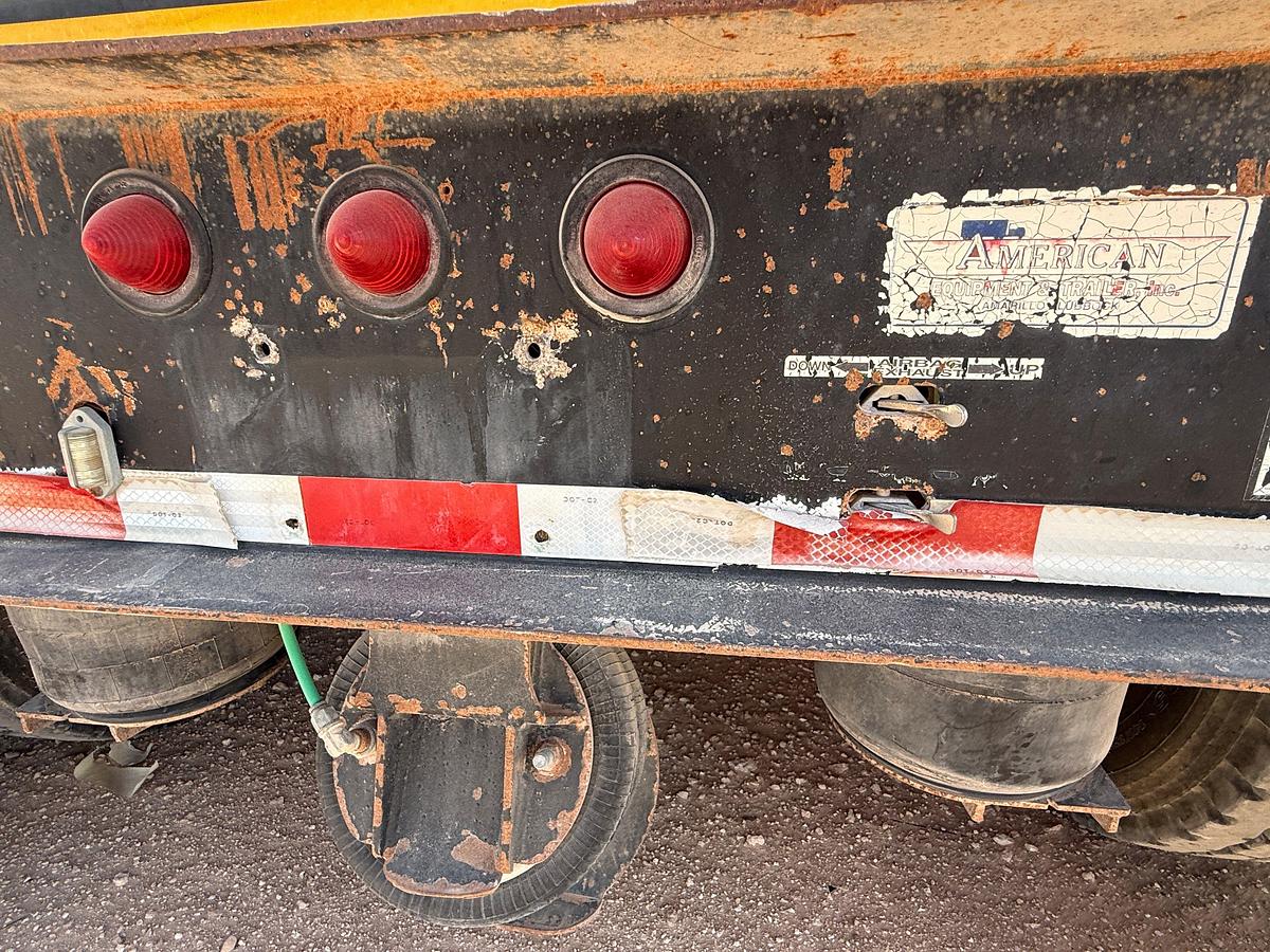 Used 2005 EAGER BEAVER 50GSL 3-AXLE 40’ X 102” RGN TRAILER