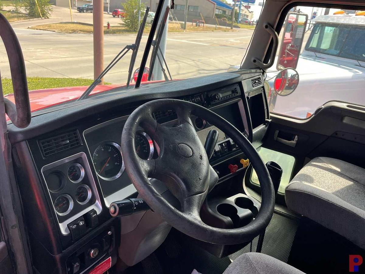 Used 2009 KENWORTH T800 T/A 36” SLEEPER TRUCK