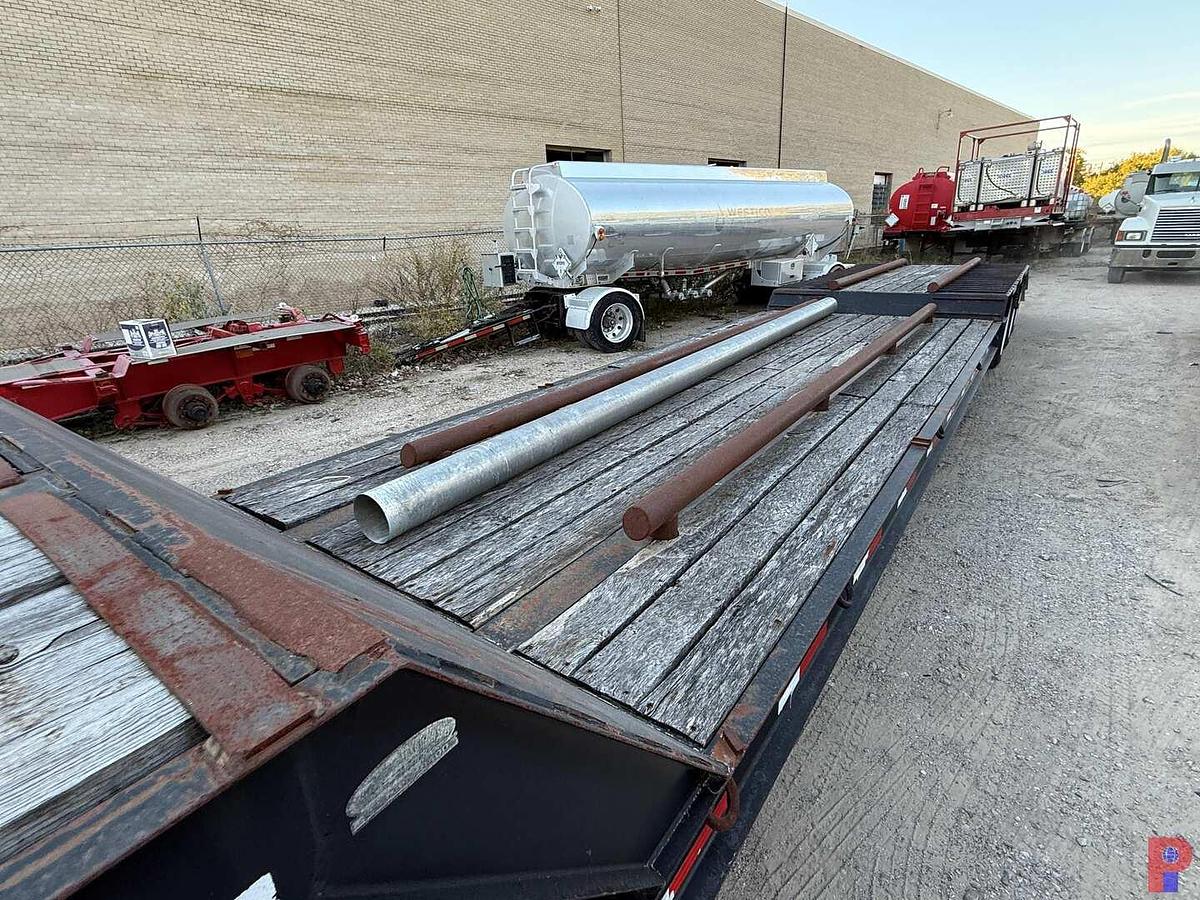 Used 2014 VIKING 53’ X 102” TRI AXLE 40 TON EQUIPMENT LOWBOY