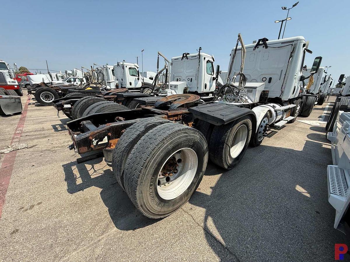 Used 2018 FREIGHTLINER CASCADIA TRI AXLE DAY CAB TRUCK TRACTOR