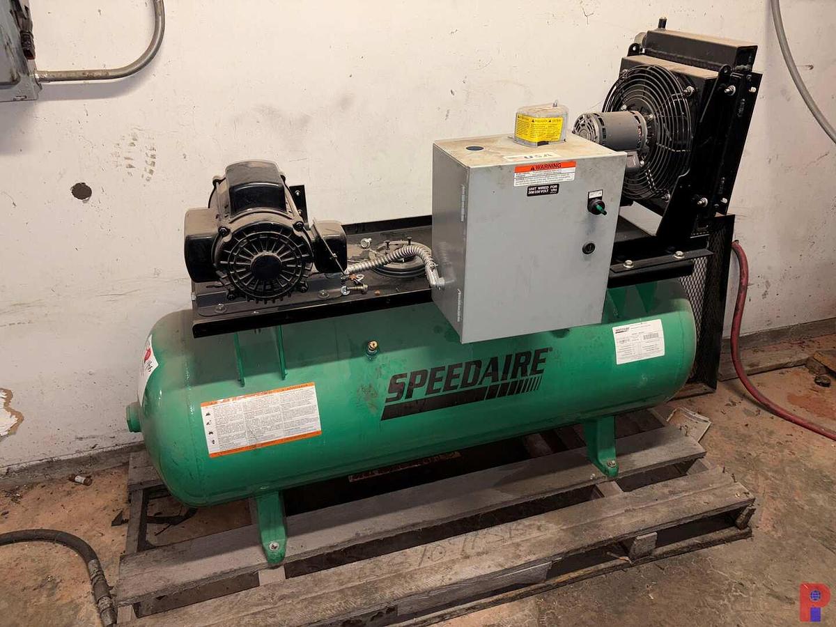 Used SPEEDAIRE 40HU51 7.5HP ELECTRIC AIR COMPRESSOR