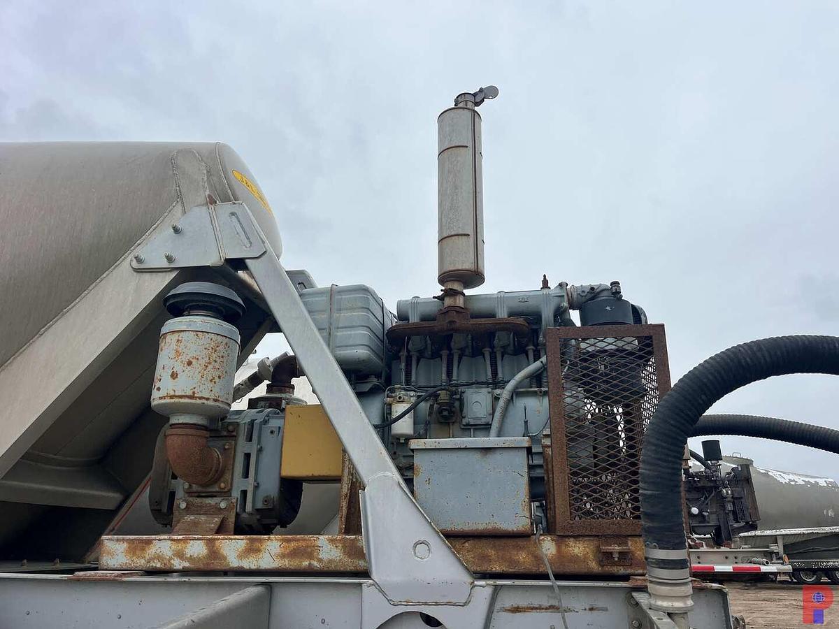 Used 2004 HEIL 1,000 CU.FT. PNEUMATIC BULK TRAILER W/ BLOWER