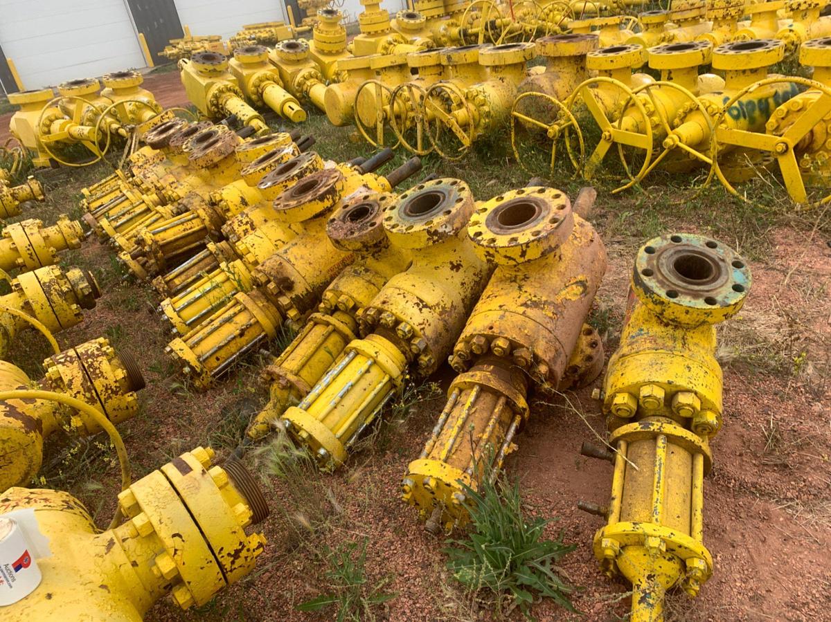 Used (14) 4-1/16 10k Hydraulic Gate Valves