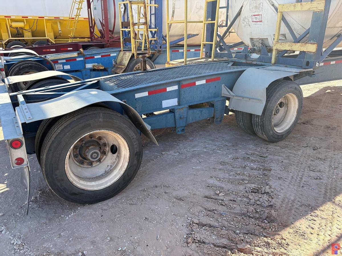 Used 2005 REINKE TRAILERS T/A CHEMICAL TRANSPORT TRAILER