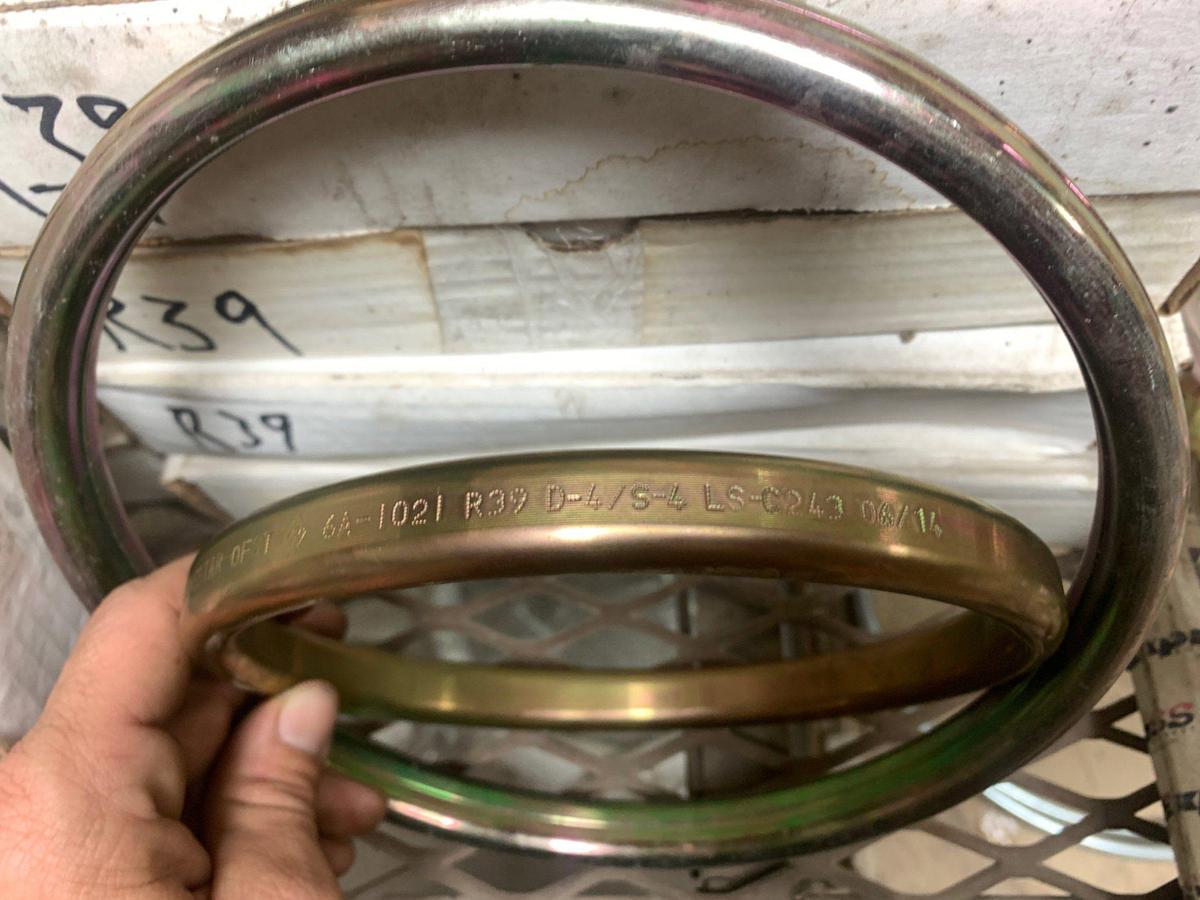 Used (33) 7 1/16 10k Oval Flange Gaskets