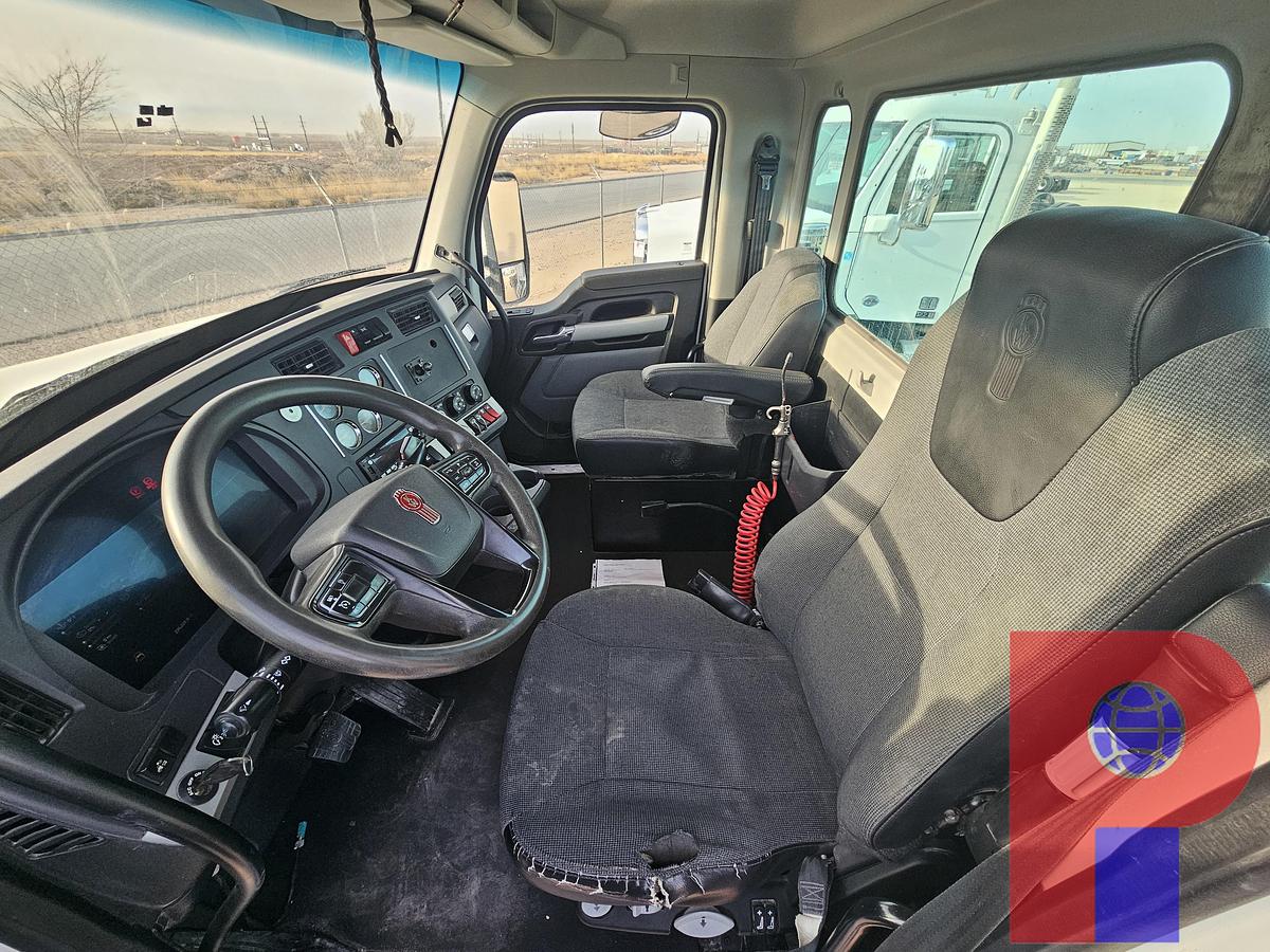 Used 2024 KENWORTH T880 T/A DAY CAB TRUCK TRACTOR