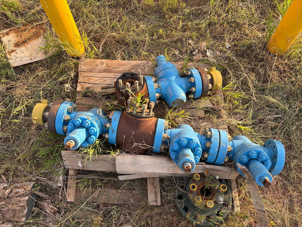 Used (2) 4-1/16” 10k hydraulic gate valves, (10) 2-9/16” gate valves, & (3) single stud adapters