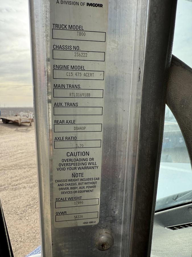 Used 2008 KENWORTH T800 T/A 60K HYD. SLICK BACK WINCH TRUCK