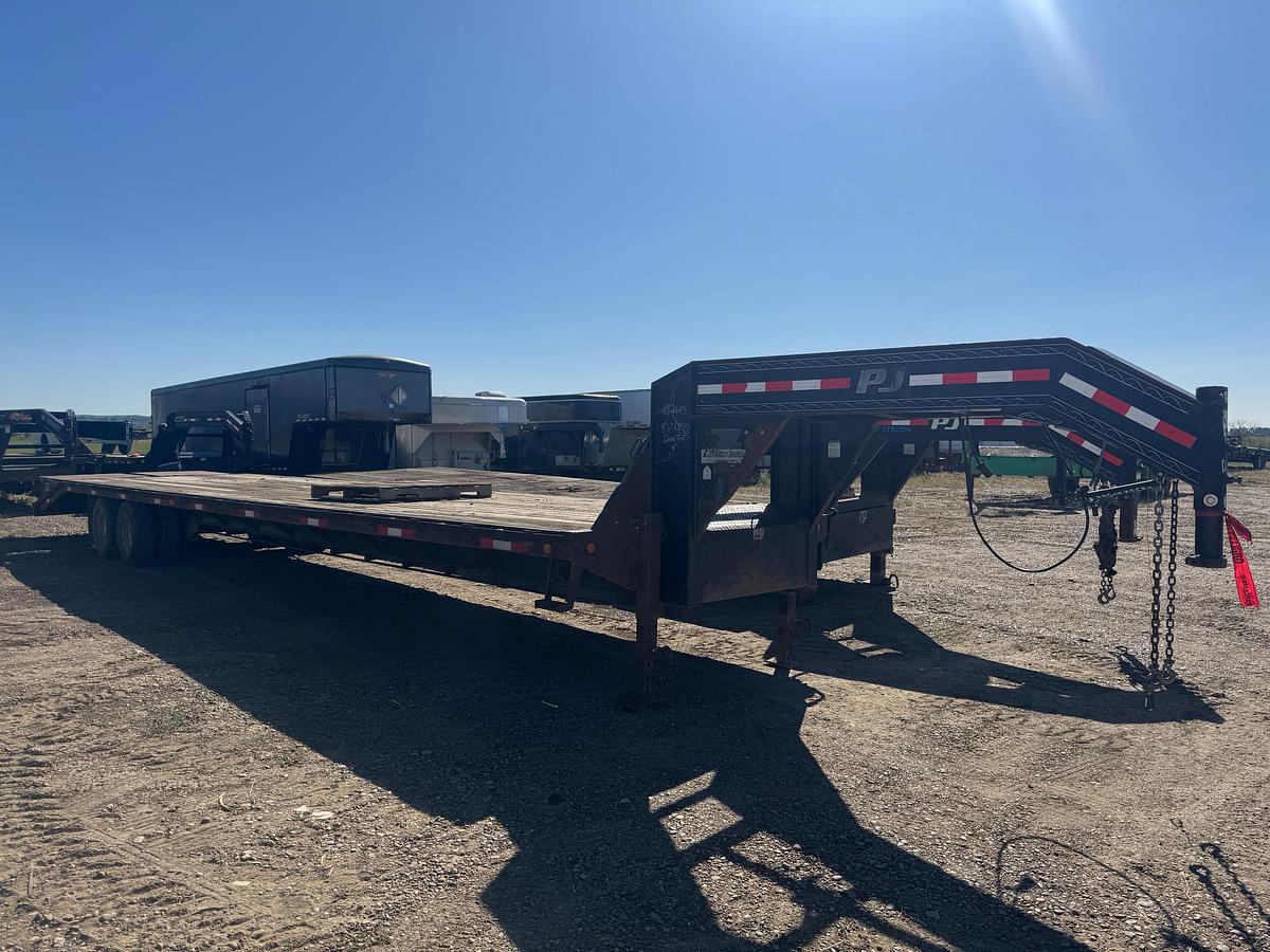 Used 2013 PJ 40' TANDEM DUAL WHEEL FLATBED GOOSENECK TRAILER WITH DOVETAIL & MEGA RAMPS