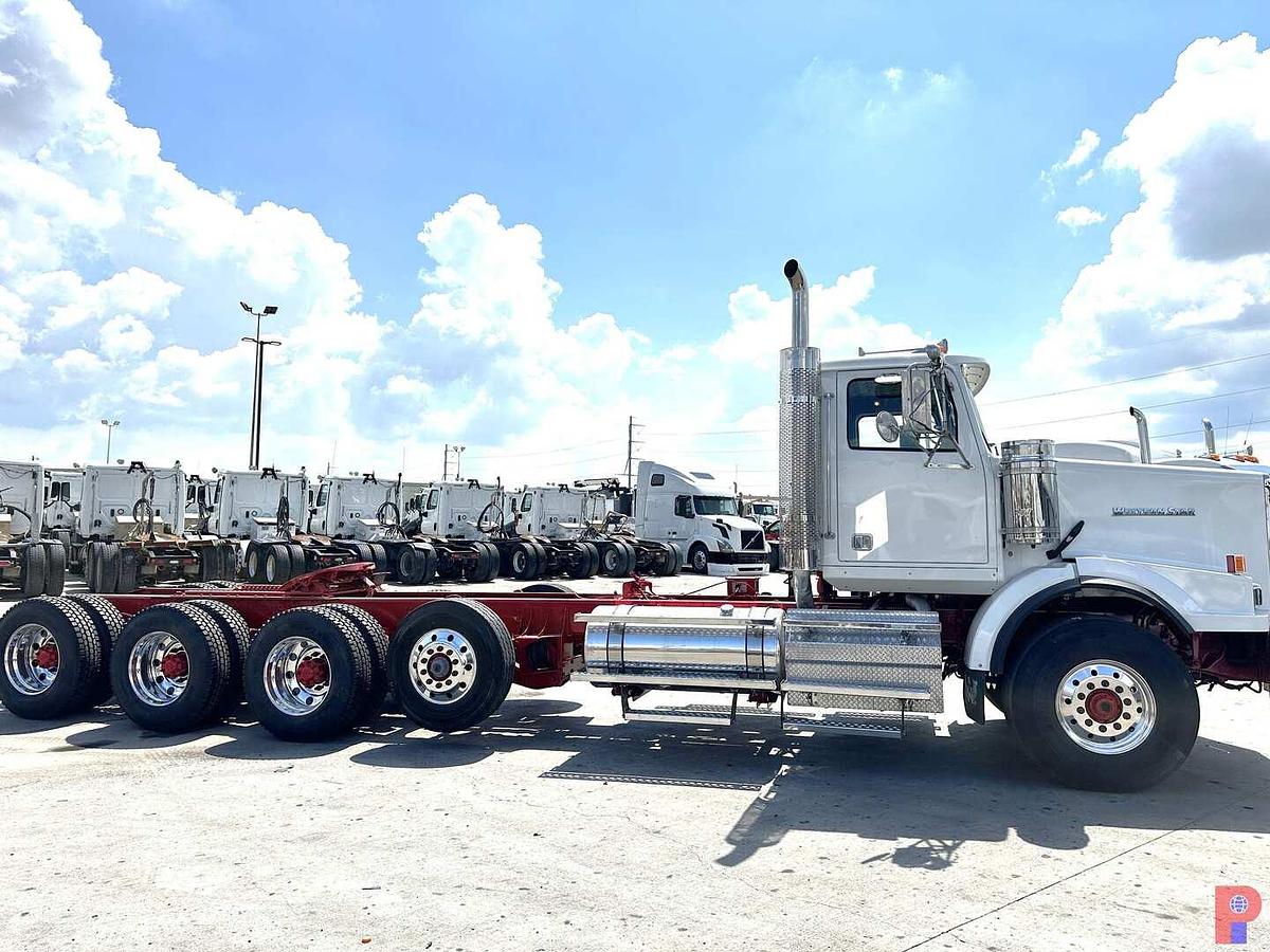 Used 2012 WESTERN STAR 4900 SA 4-AXLE TRI-DRIVE HEAVY HAUL TRUCK TRACTOR