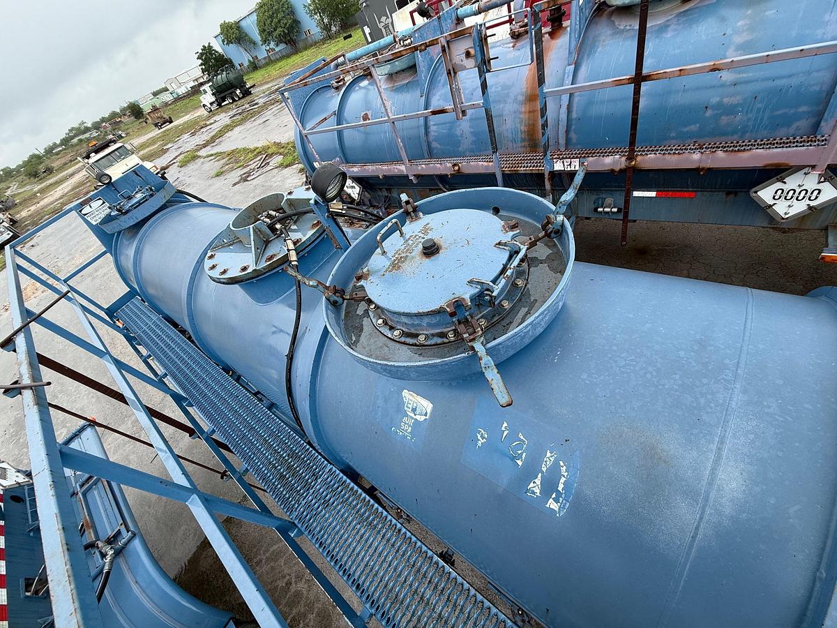 Used 2006 WORLEY WELDING WORKS 4,100 GAL 3-COMP T/A ACID TRANSPORT TRAILER