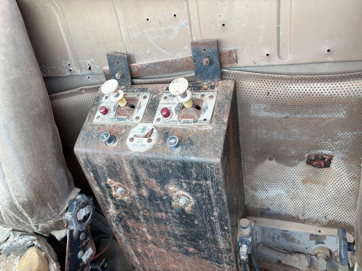 Used 1984 INTERNATIONAL 1954 S/A DAYCAB VACUUM TRUCK