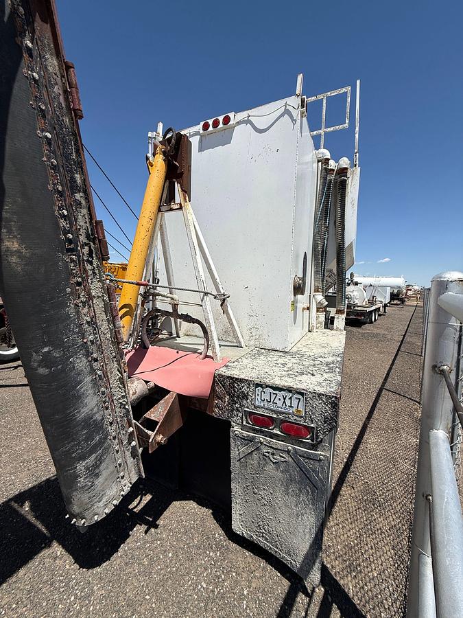 Used 400 SACK VOLUMETRIC CEMENT MIXER T/A TRAILER