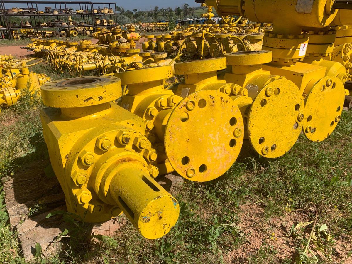 Used (7) 7-1/16 10k Manual Gate Valves