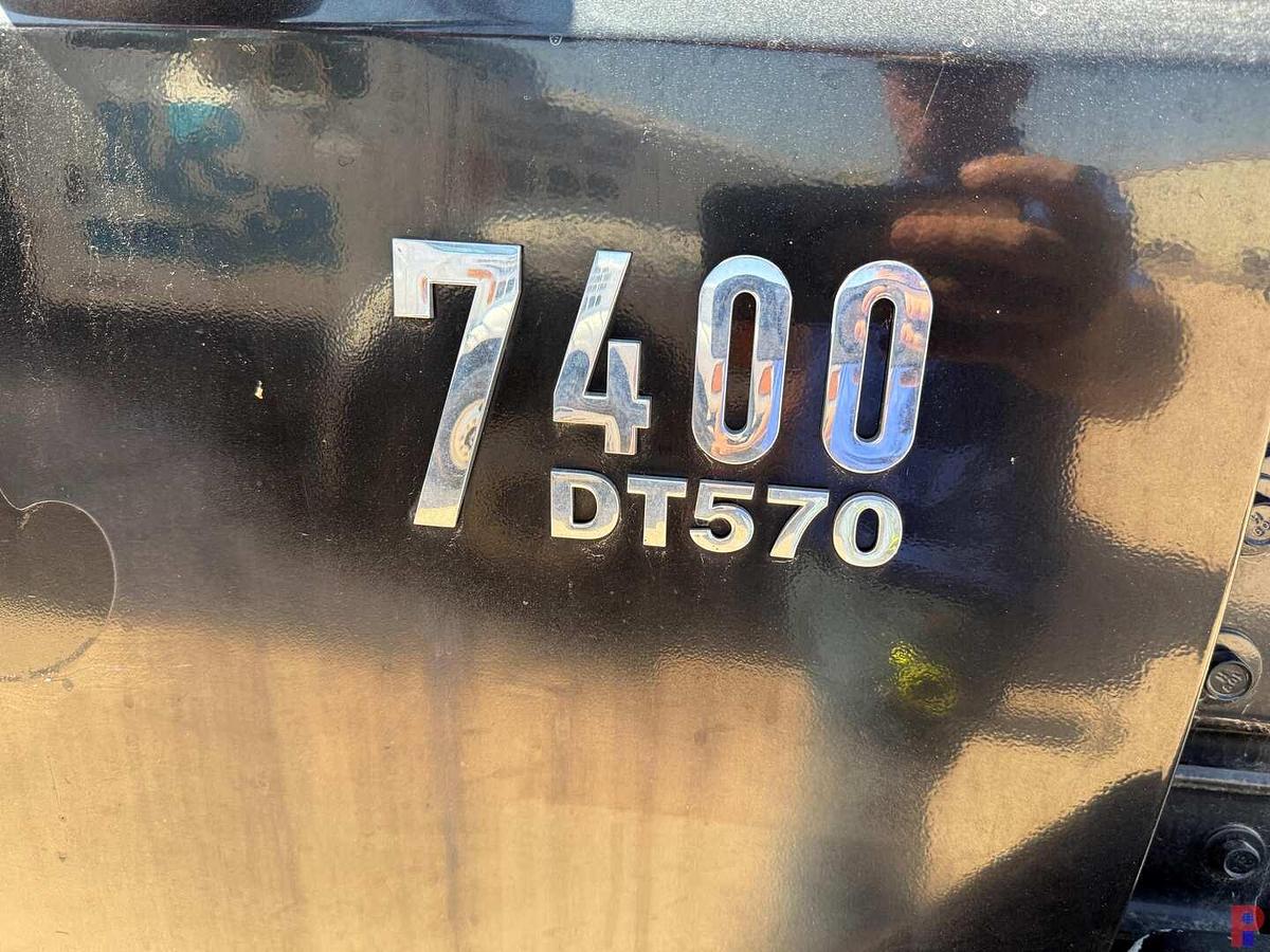 Used 2005 INTERNATIONAL WORKSTAR 7400 W/ 90’ PLATFORM SIGN CRANE TRUCK