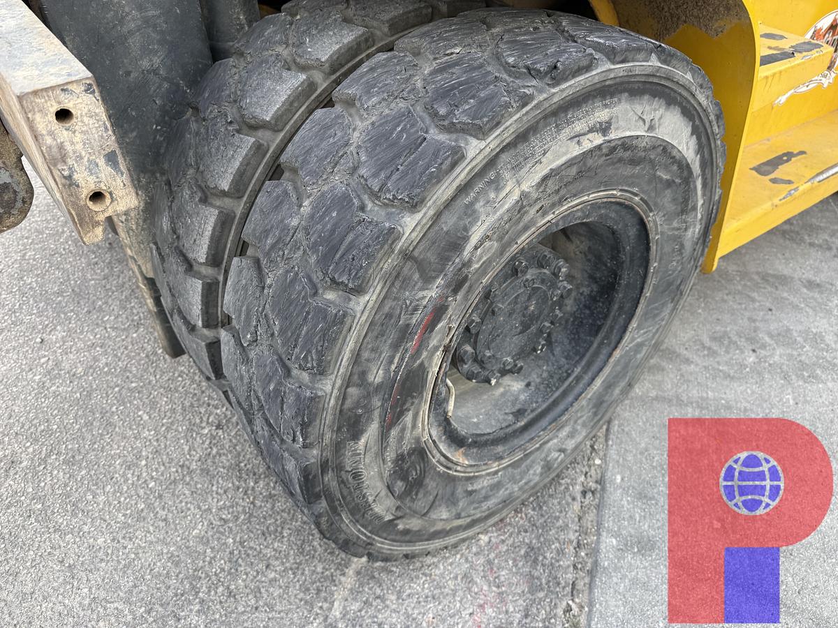 Used 2012 KOMATSU FD70-8 14K LBS FORKLIFT