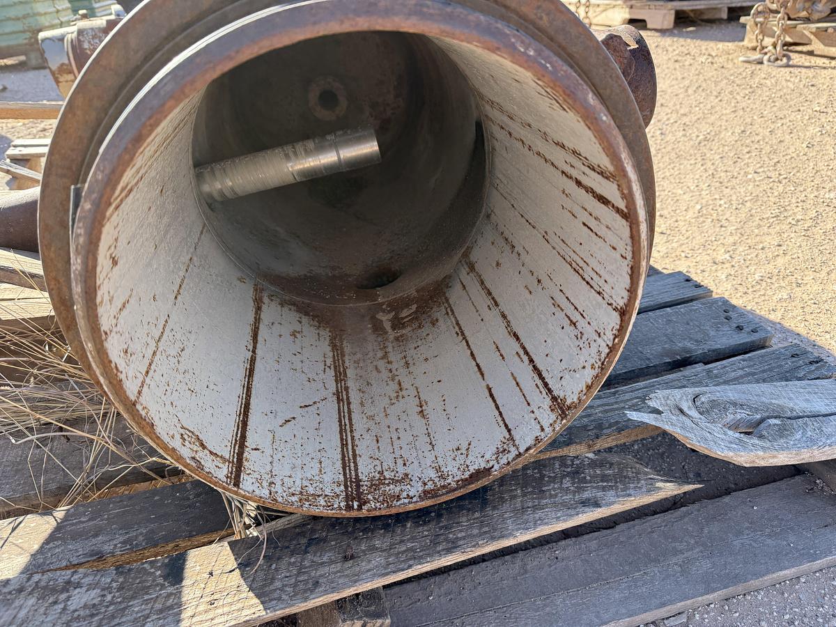 Used (1) MULTI-SIZE SINGLE PLUG CEMENT HEAD