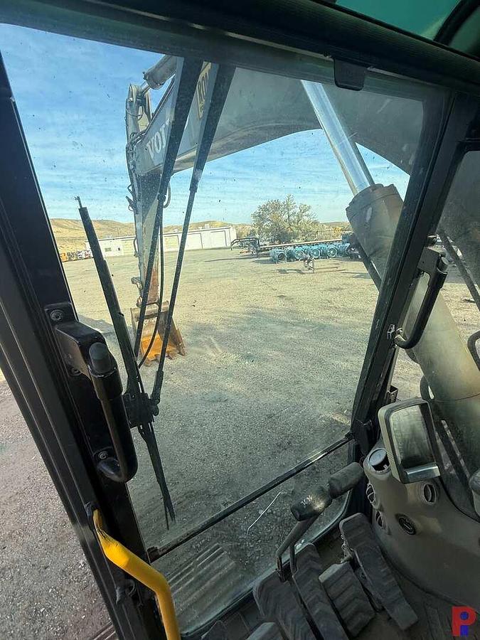 Used 2010 VOLVO EC210CL EXCAVATOR