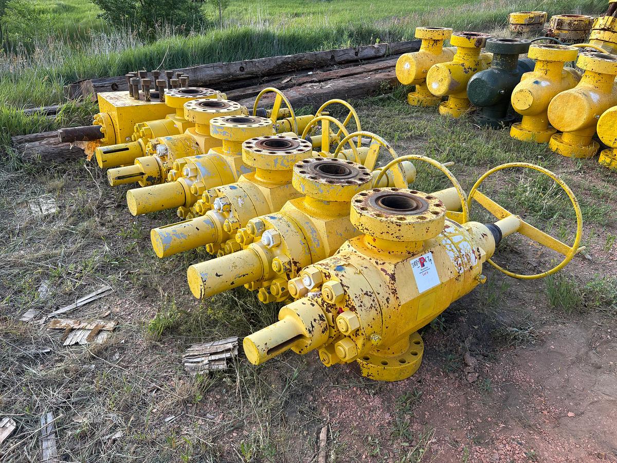 Used (7x$) (6) 5-1/8” 10k gate valves & (1) 7-1/16” frac valve