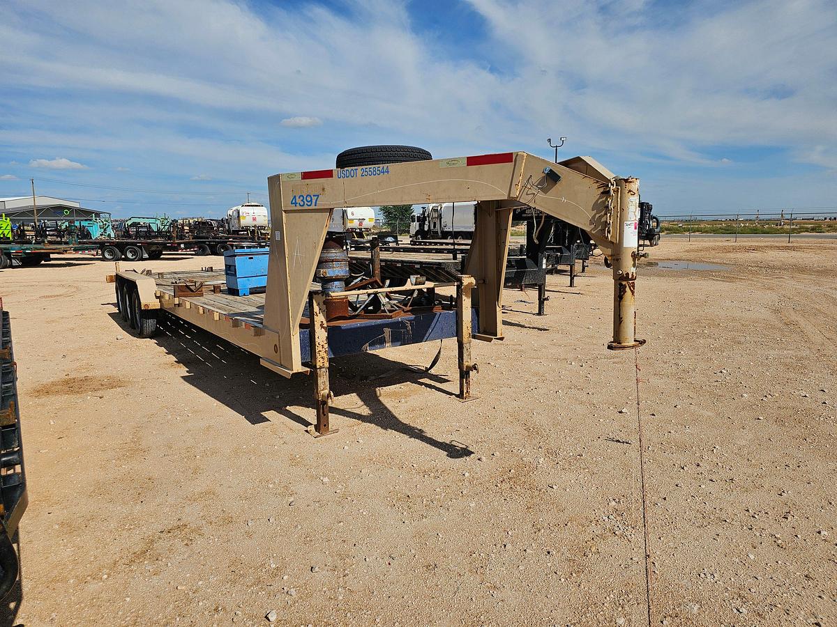 Used 2015 DELL RAPIDS CUSTOM 30’ X 82” 3-AXLE GOOSENECK TRAILER
