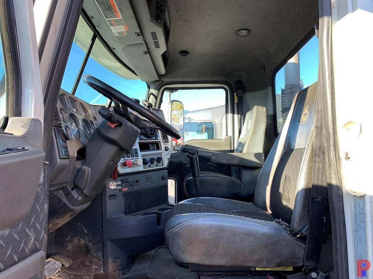 Used 2013 MACK PINNACLE DAY CAB TRUCK