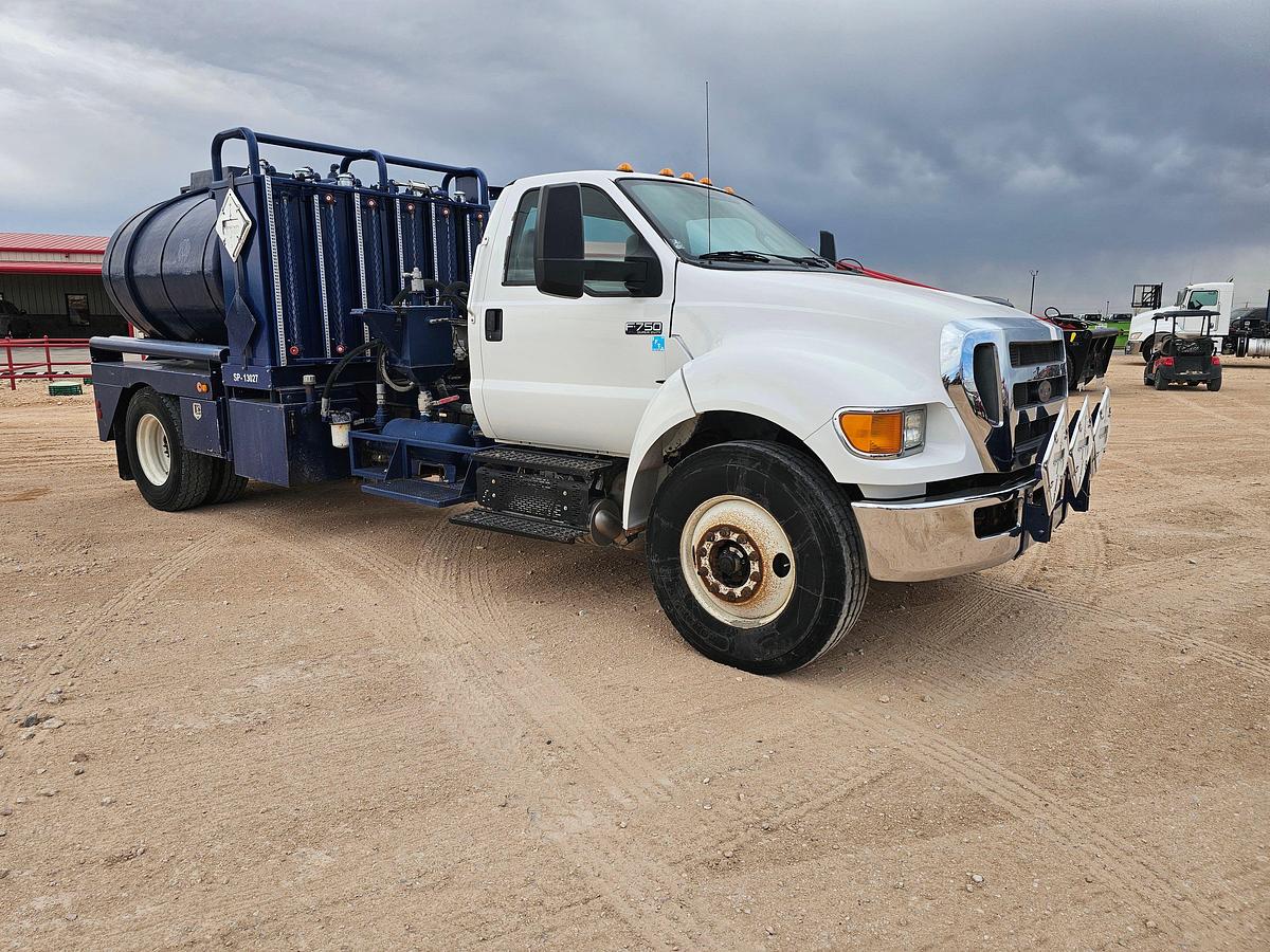 Used 2015 FORD F-750 SUPER DUTY S/A DAYCAB CHEMICAL TREATER TRUCK