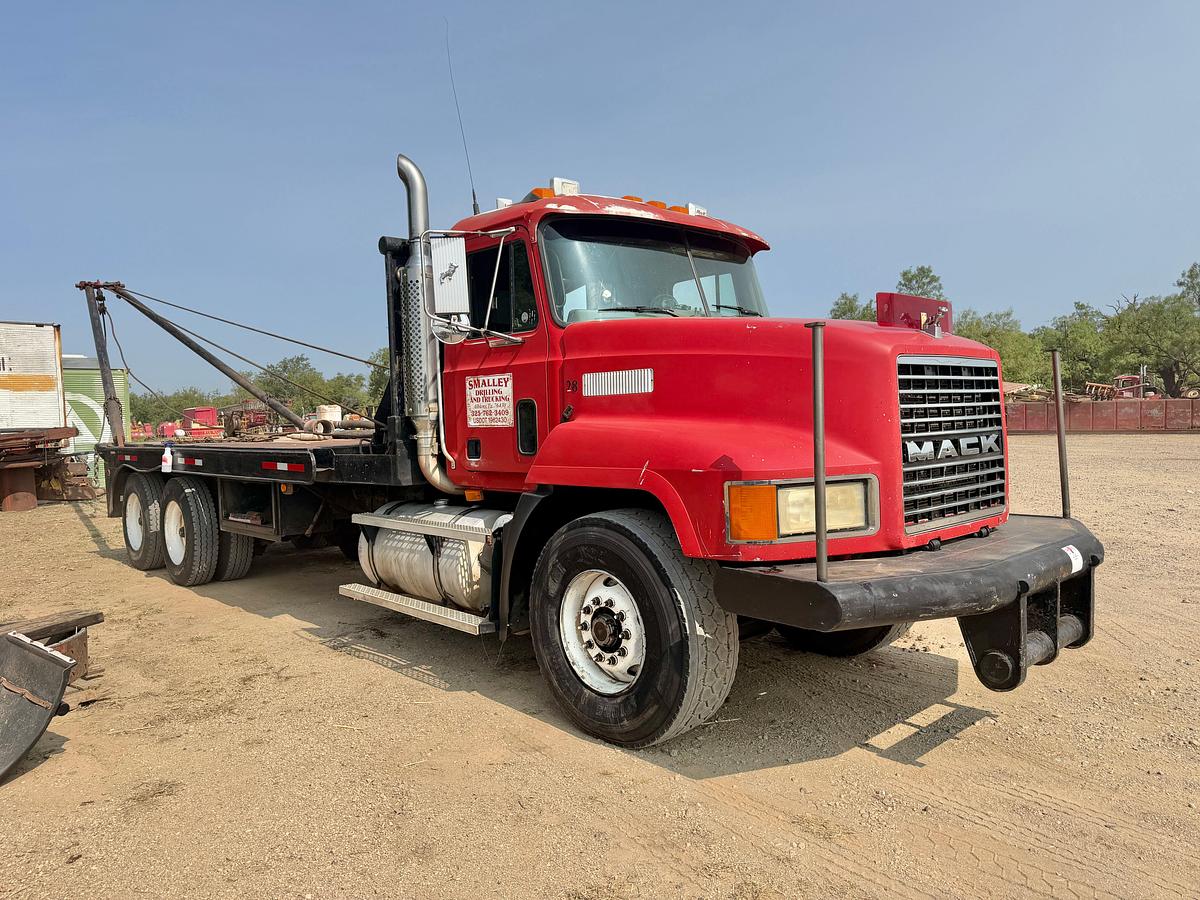 Used 1999 MACK CH612 T/A DAYCAB GIN POLE TRUCK