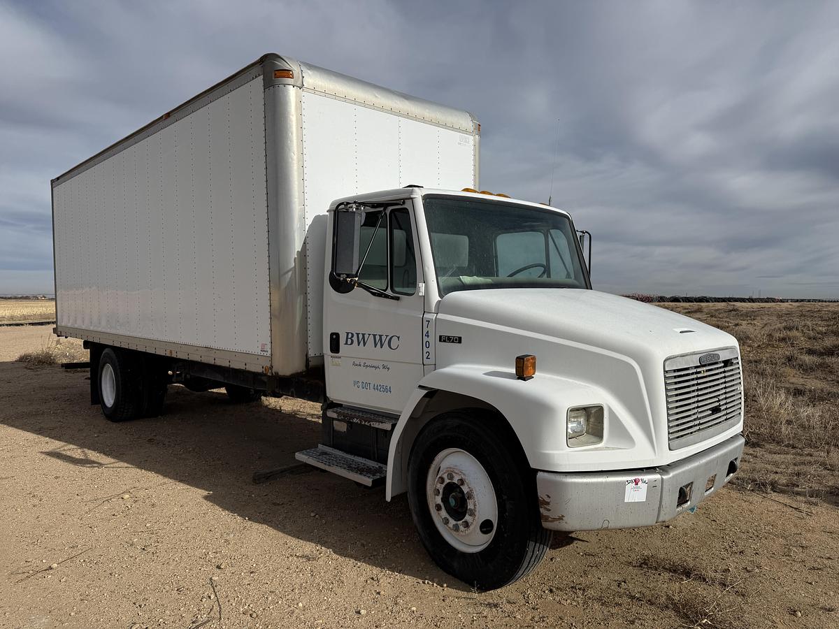Used 1996 FREIGHTLINER FL70 S/A 24’ ENCLOSED 20K WP TUBING TEST TRUCK