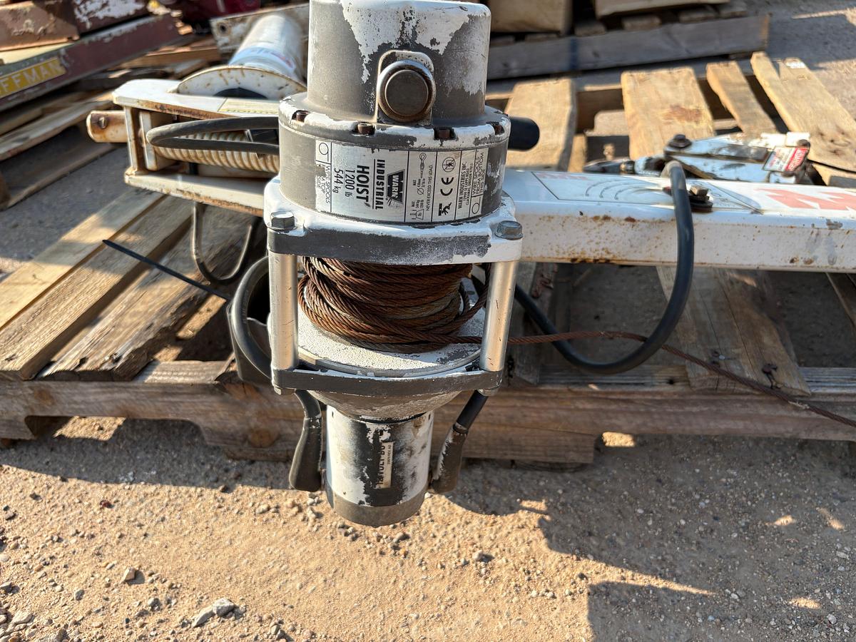 Used RKI 2,000lbs crane w/ warn 1200lb electric hoist